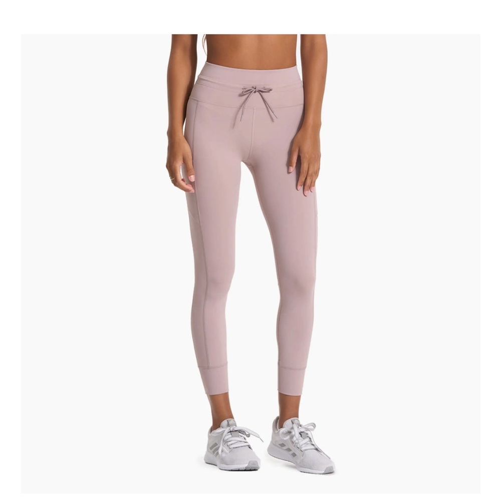 NWT Vuori daily pocket leggings